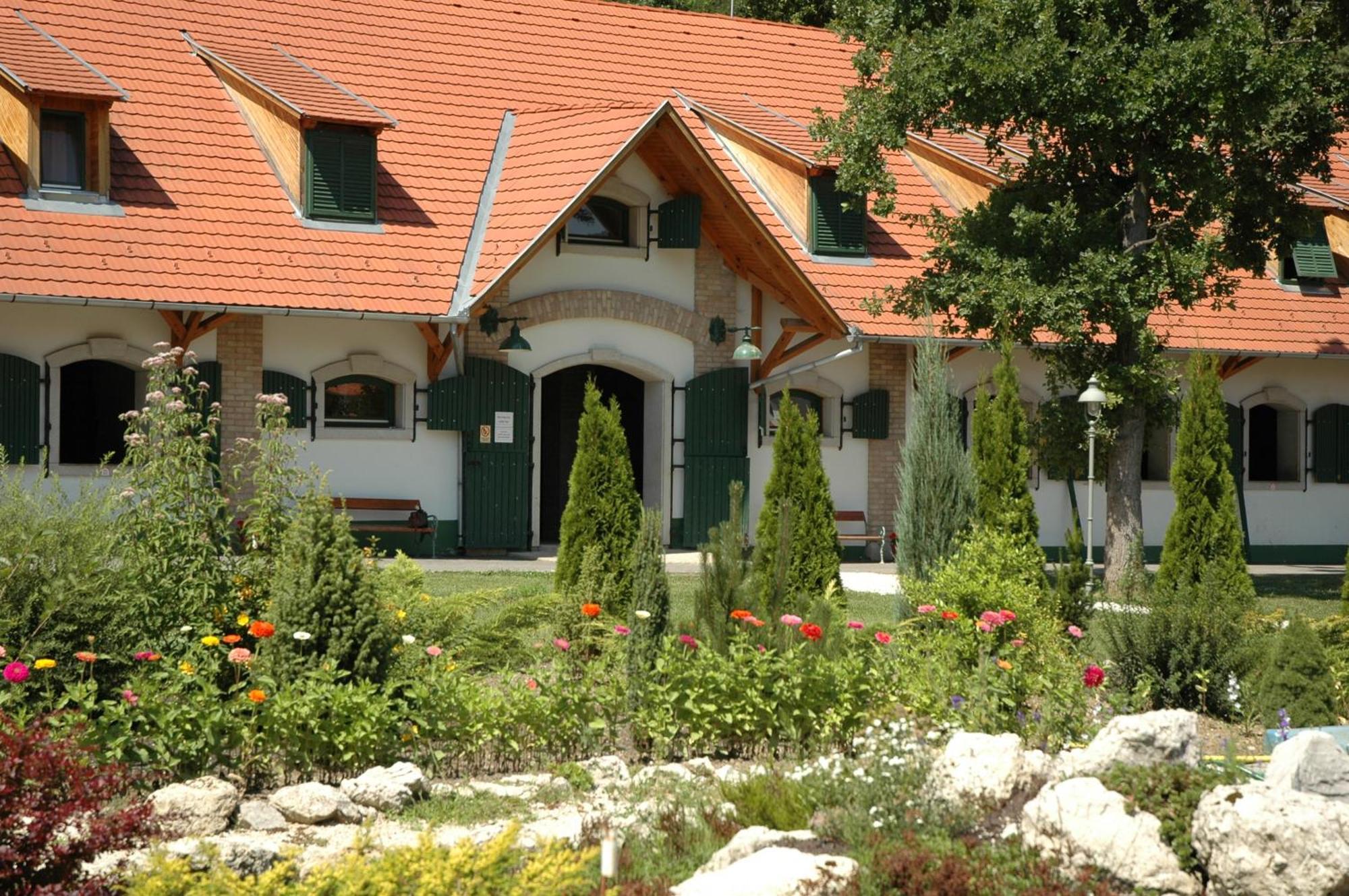 Hotel Abbazia Country Club Nemesnép Exteriér fotografie